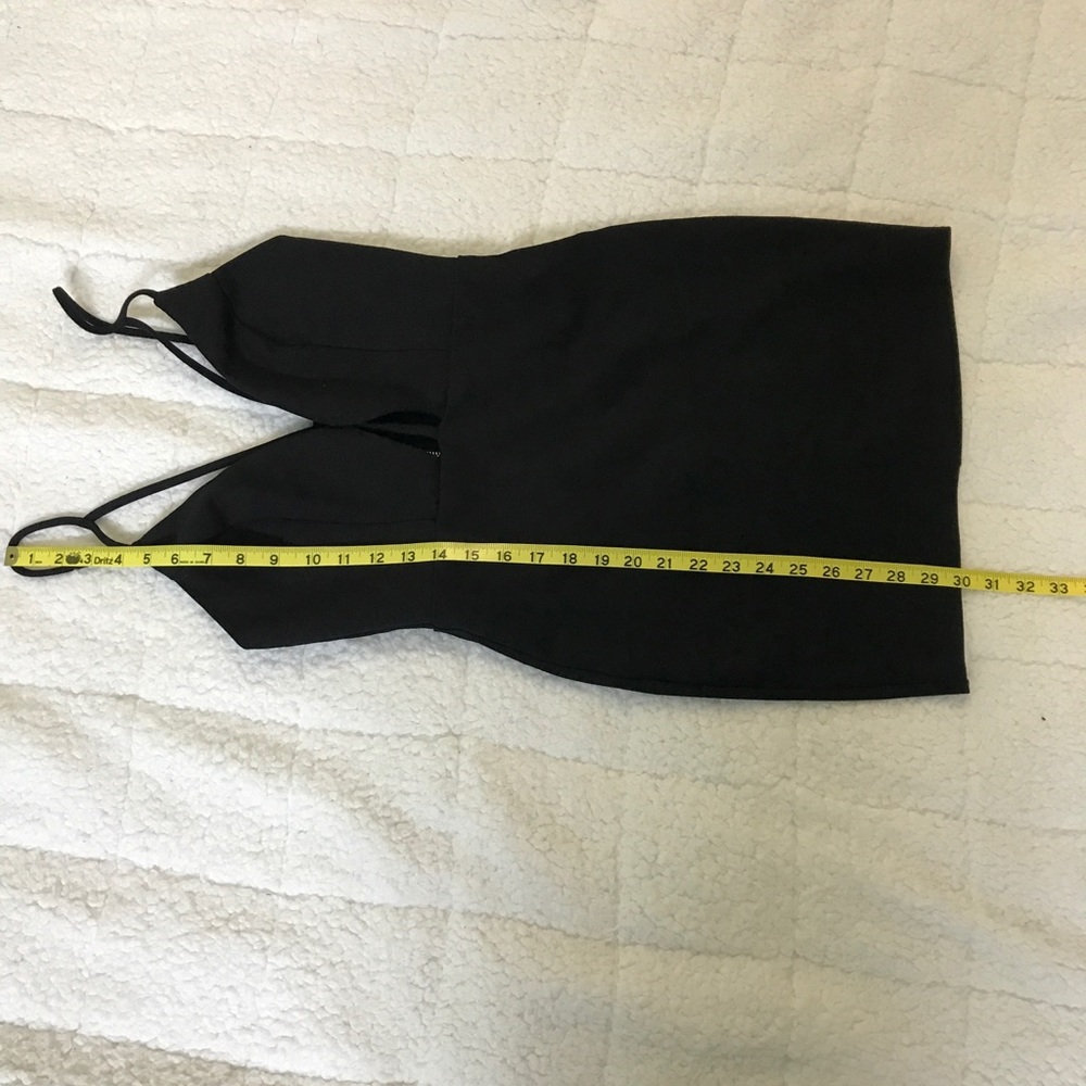 Tobi body-con cutout little black dress - Picture 7 of 13